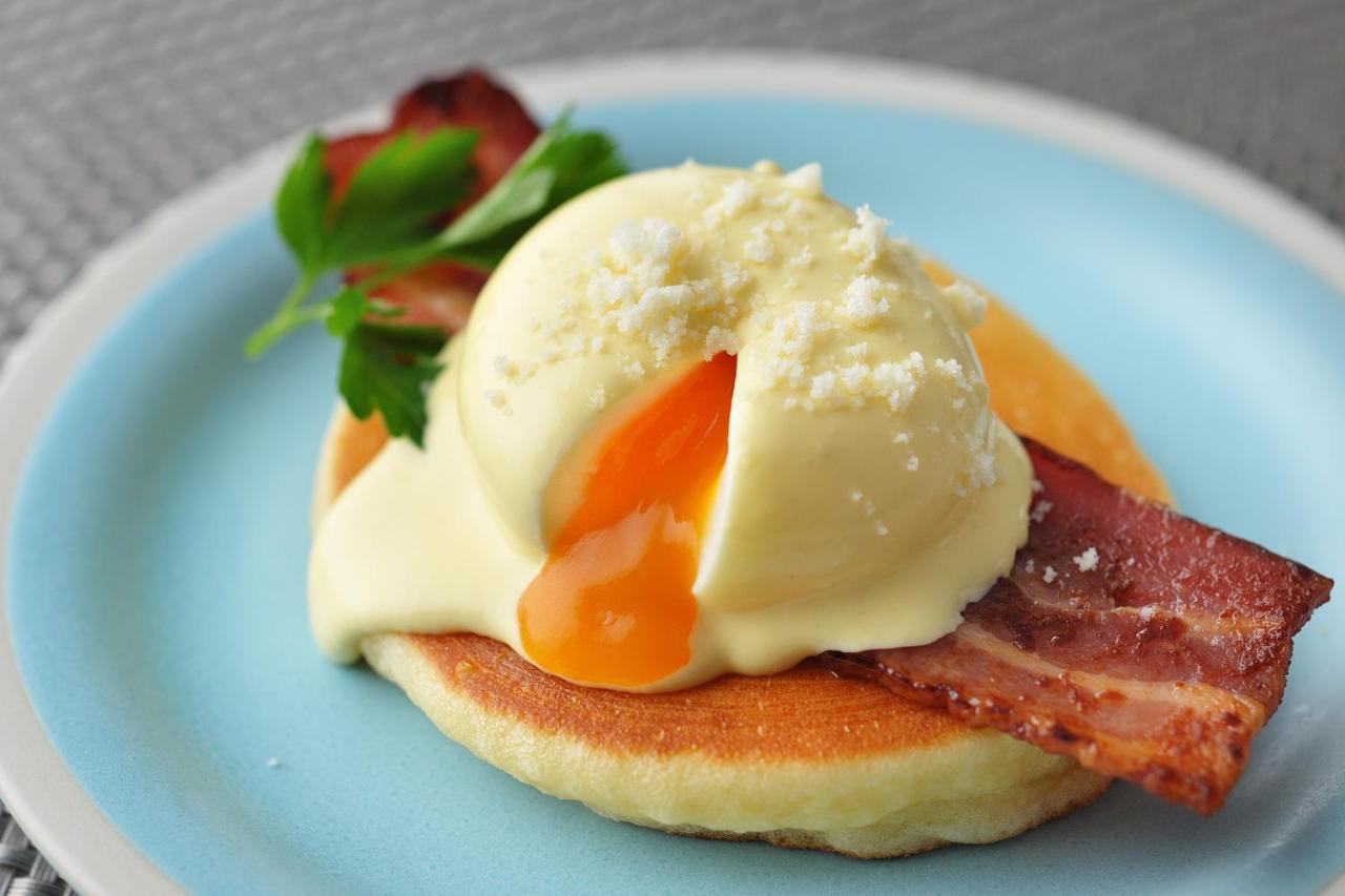 איזומי-סנו Omo Kansai Airport By Hoshino Resorts מראה חיצוני תמונה A poached egg on a muffin with bacon